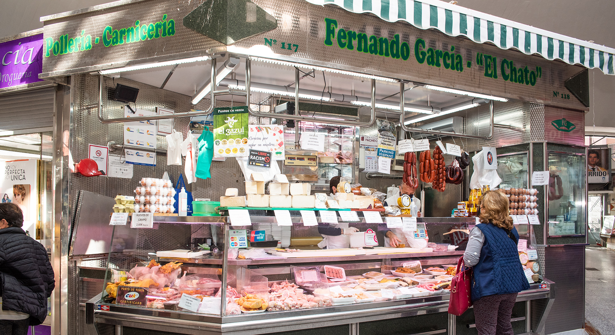 Carnicería El Chato, cinco décadas atendiendo en la plaza, ahora también online