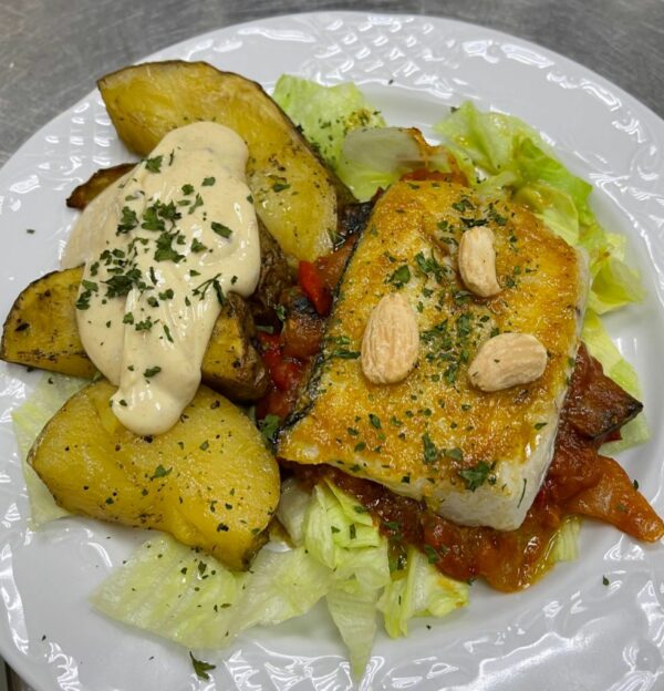 Cenas en el Hotel Aura. Pescado plancha. Descuentos al minuto